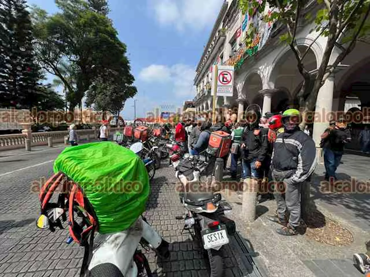 Motorrepartidores ya están hartos de los policías “ladrones” de Xalapa