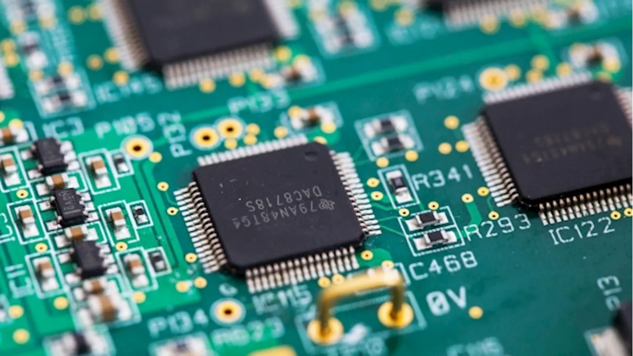 Texas Instruments Forecast Signals That Chip Slump Is Persisting