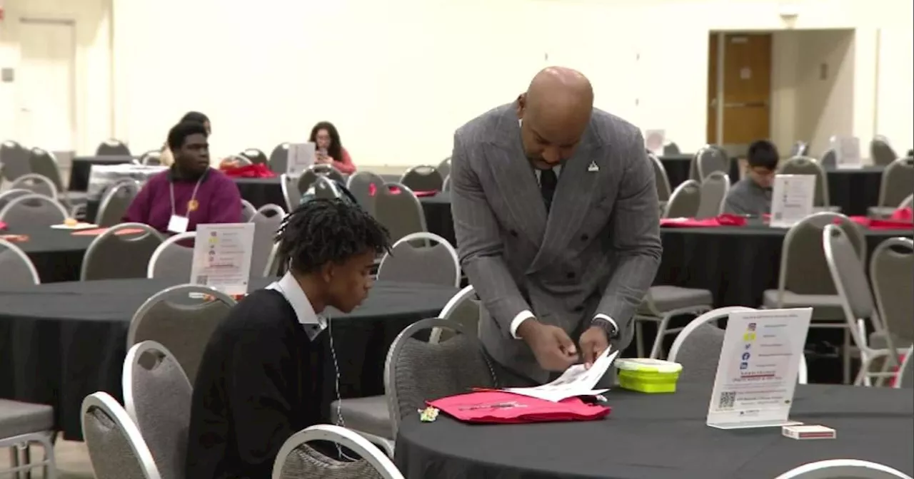 Chicago Scholars hosts students for college interviews at Navy Pier