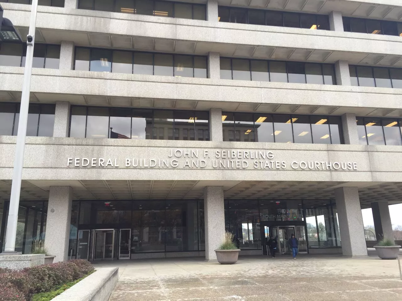 Estate of man fatally shot by Ohio deputy to get $2.5 million in federal lawsuit settlement