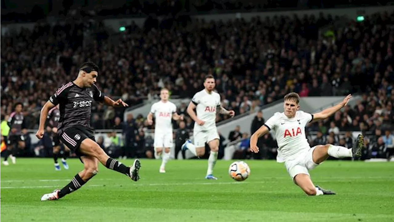 Bendera Israel Berkibar di Markas Tottenham