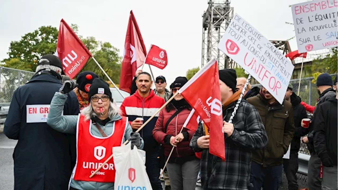 Seaway strike: Ottawa instruck union, management to sit down with mediator