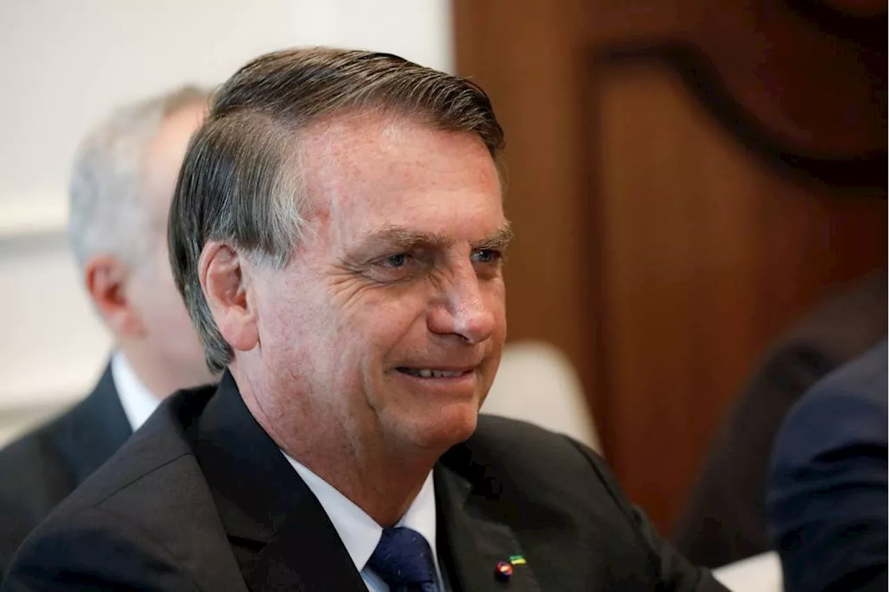 Bolsonaro diz esperar sucesso de Salles em SP, em sinal de afastamento de Nunes