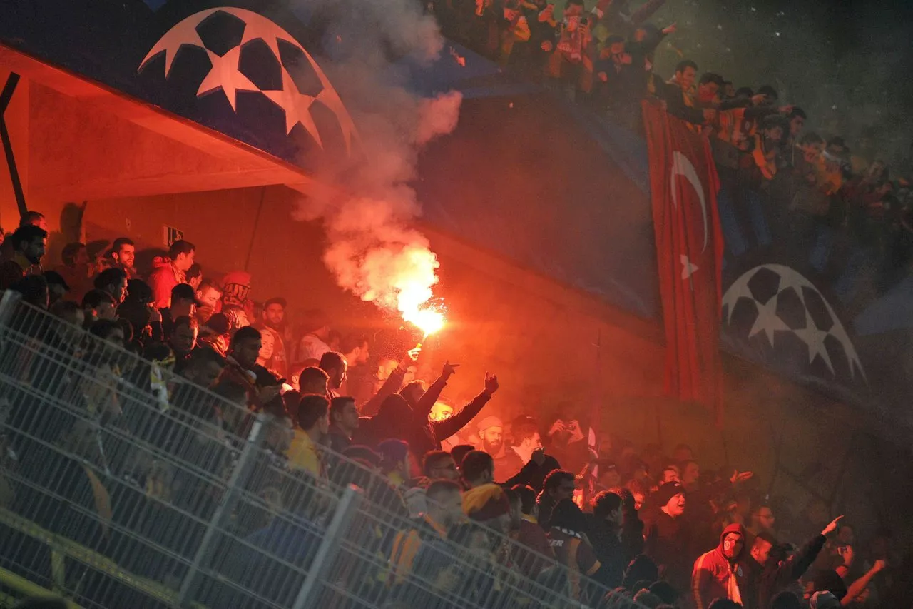 Fan-Ausschreitungen vor Galatasaray gegen Bayern