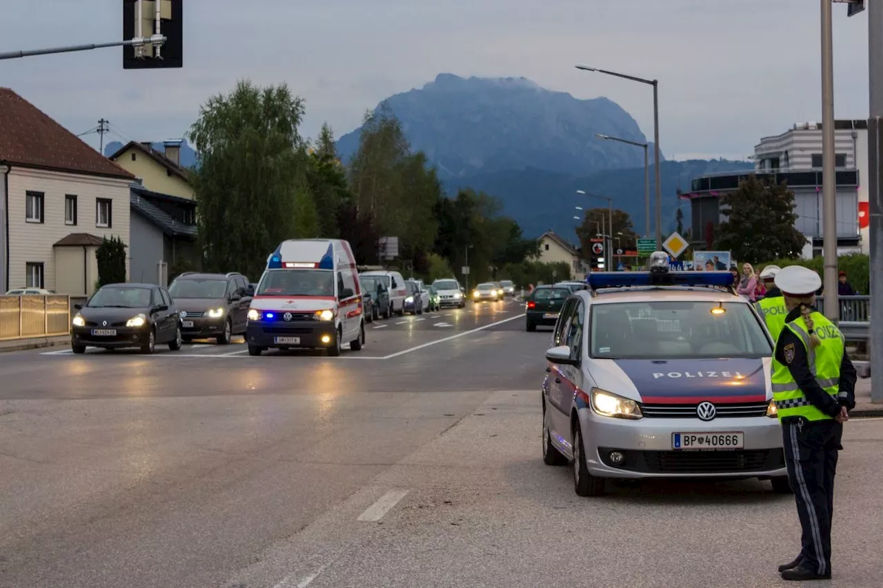 Lkw-Lenker blockiert nach Crash Südautobahn nach Wien