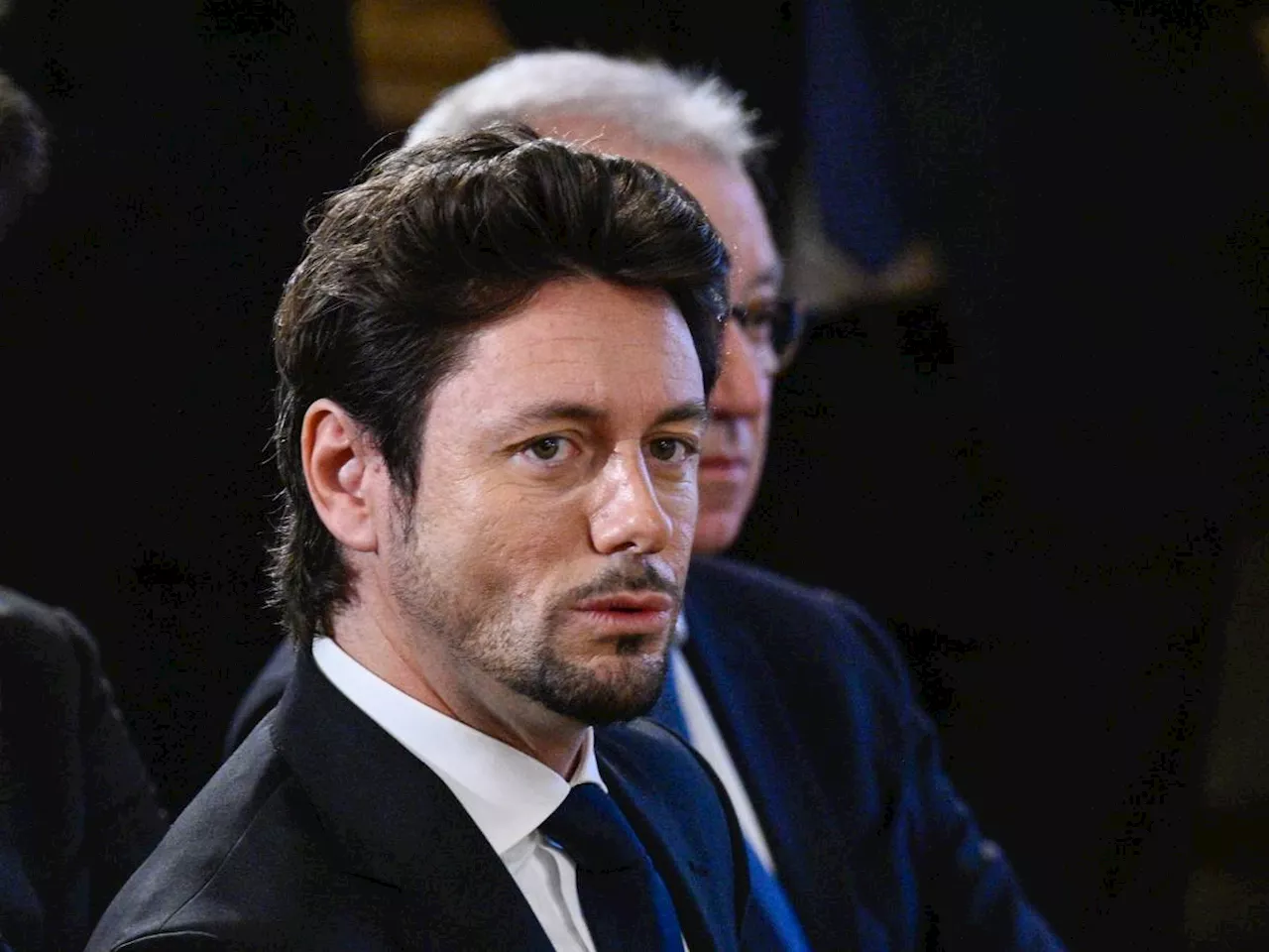 Andrea Giambruno lascia la conduzione: la decisione concordata con Mediaset