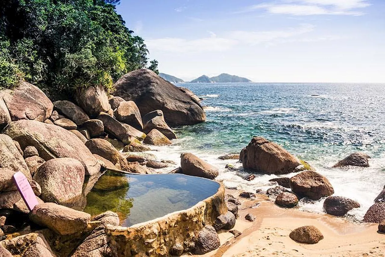 Conheça a praia Cairuçu das Pedras, em Paraty, na Costa Verde do Rio de Janeiro