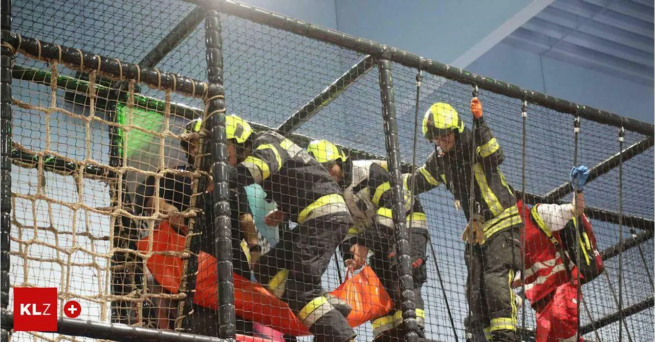 Rotes Kreuz und Feuerwehr übten in Freizeitpark den Ernstfall