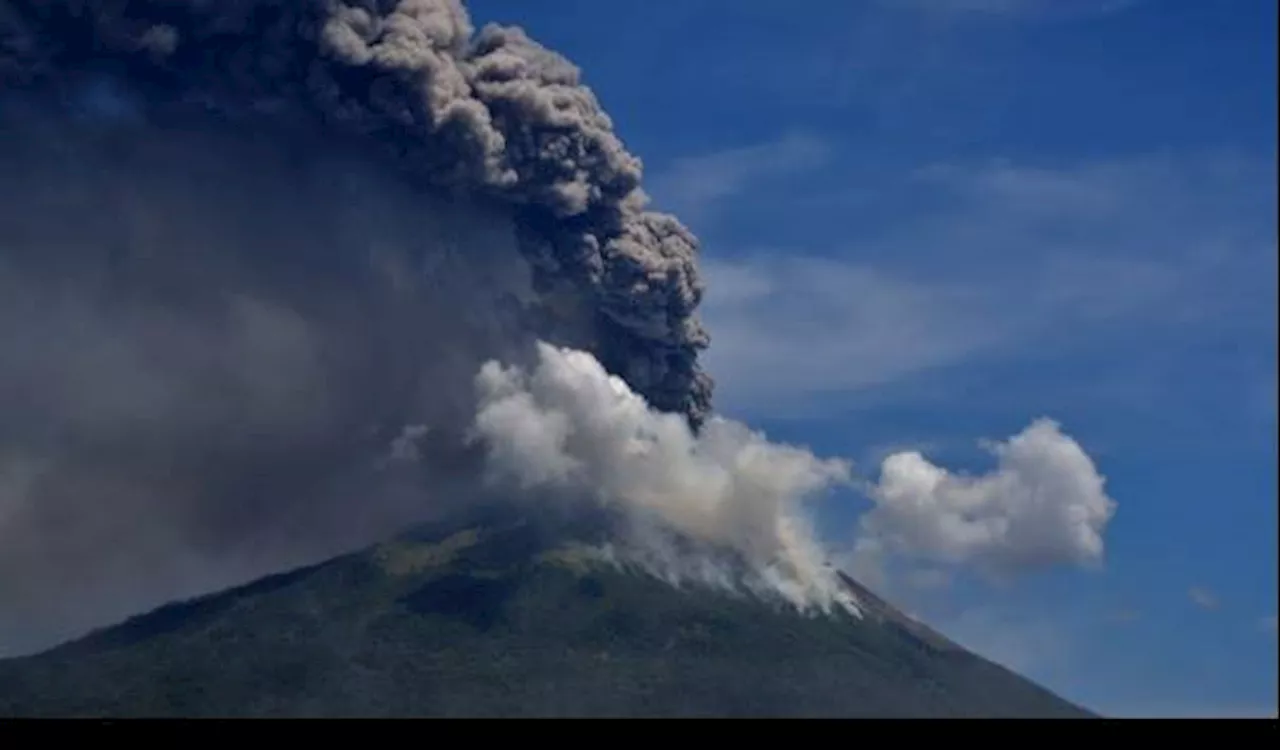 Pagi Ini Gunung Ile Lewotolok Erupsi Sebanyak 2 Kali, Kolom Abu ke Barat laut