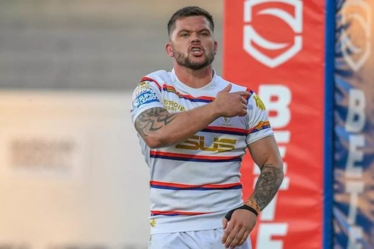 Ex-Leeds Rhinos man Liam Hood signs new Wakefield Trinity contract under coach Daryl Powell