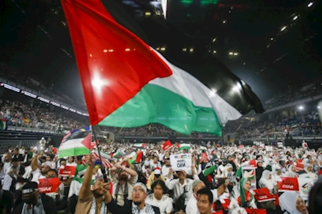 At Bukit Jalil, Malaysians stand with Palestinians against ‘what is wrong in this world’