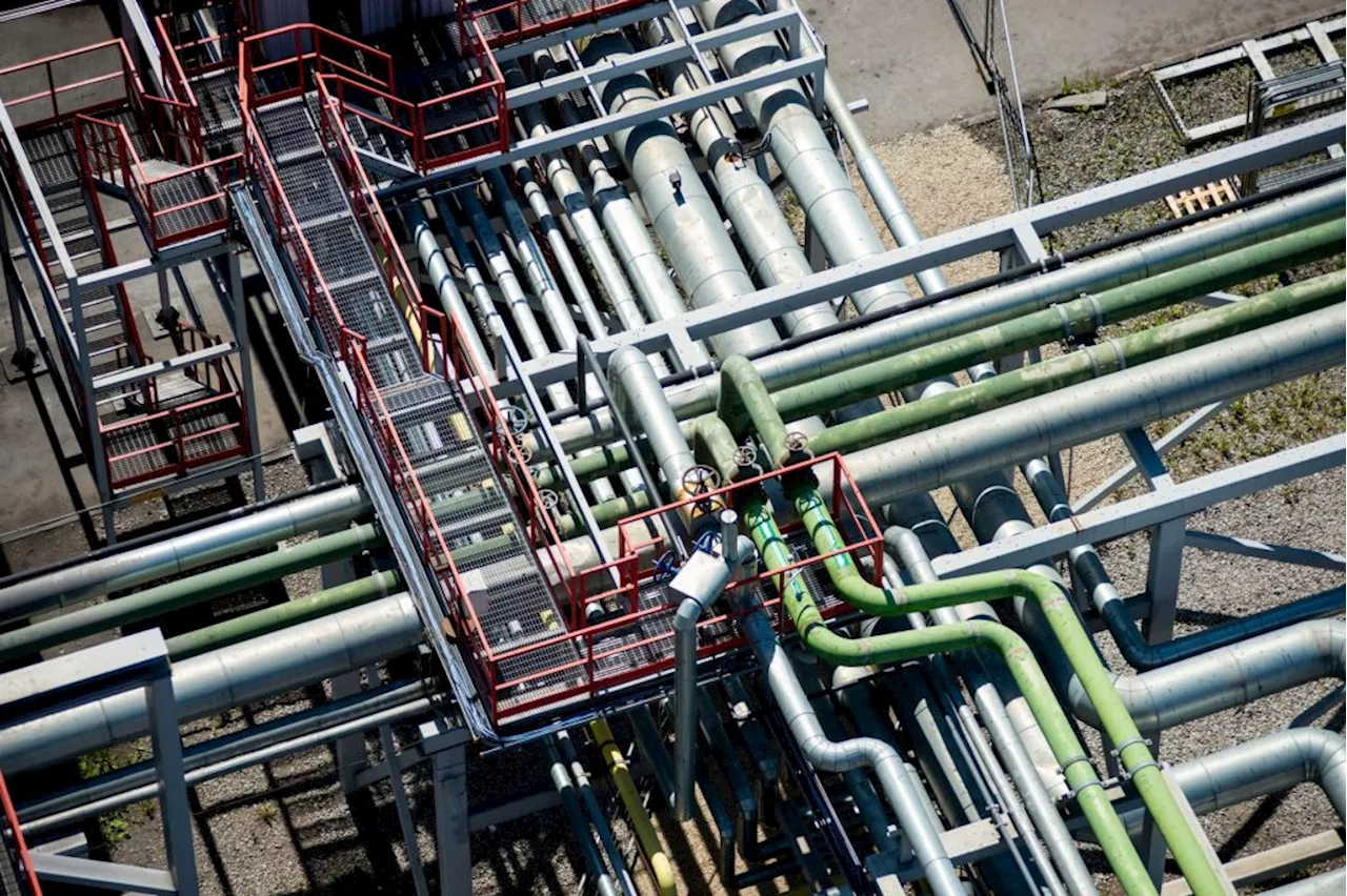Oil edges higher as traders watch for latest moves from Israel