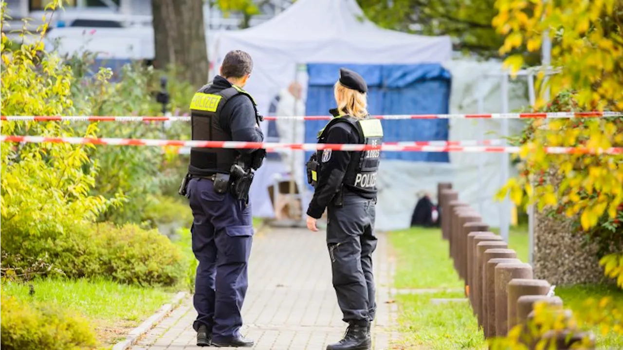 Köpenick: Frau auf Gehweg erstochen - Täter gefasst