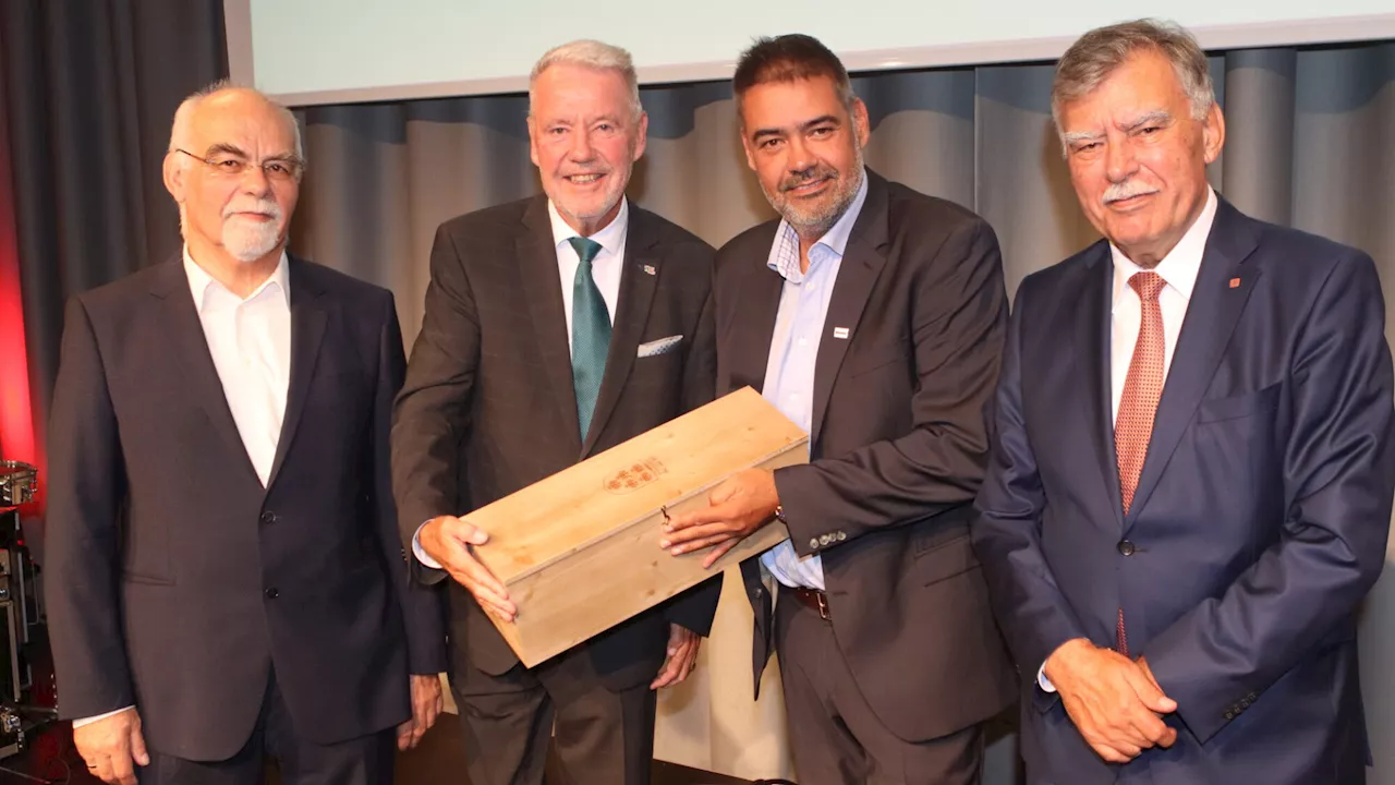 „Fenster-Familie Haßlinger“ feierte 100 Jahre in Wiener Neustadt