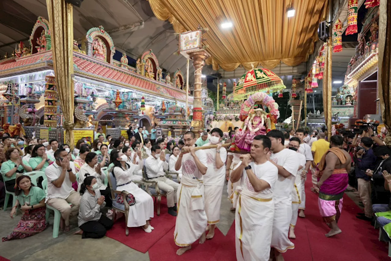 'แพทองธาร' ควง สก.เพื่อไทย ร่วมงานนวราตรี เทศกาลศักดิ์สิทธิ์ชาวฮินดู