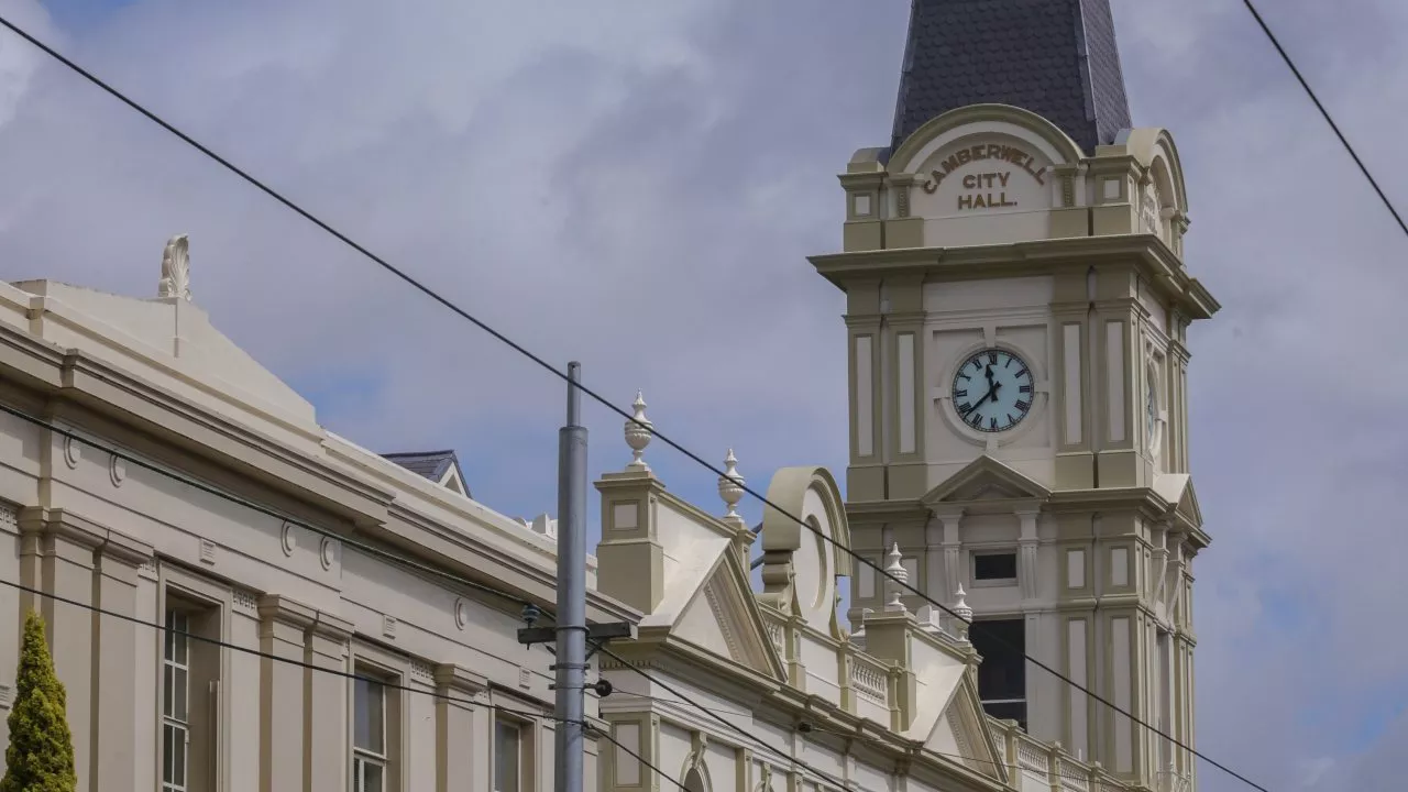 ‘Very disappointing’: Victorian council axes prayer before meetings