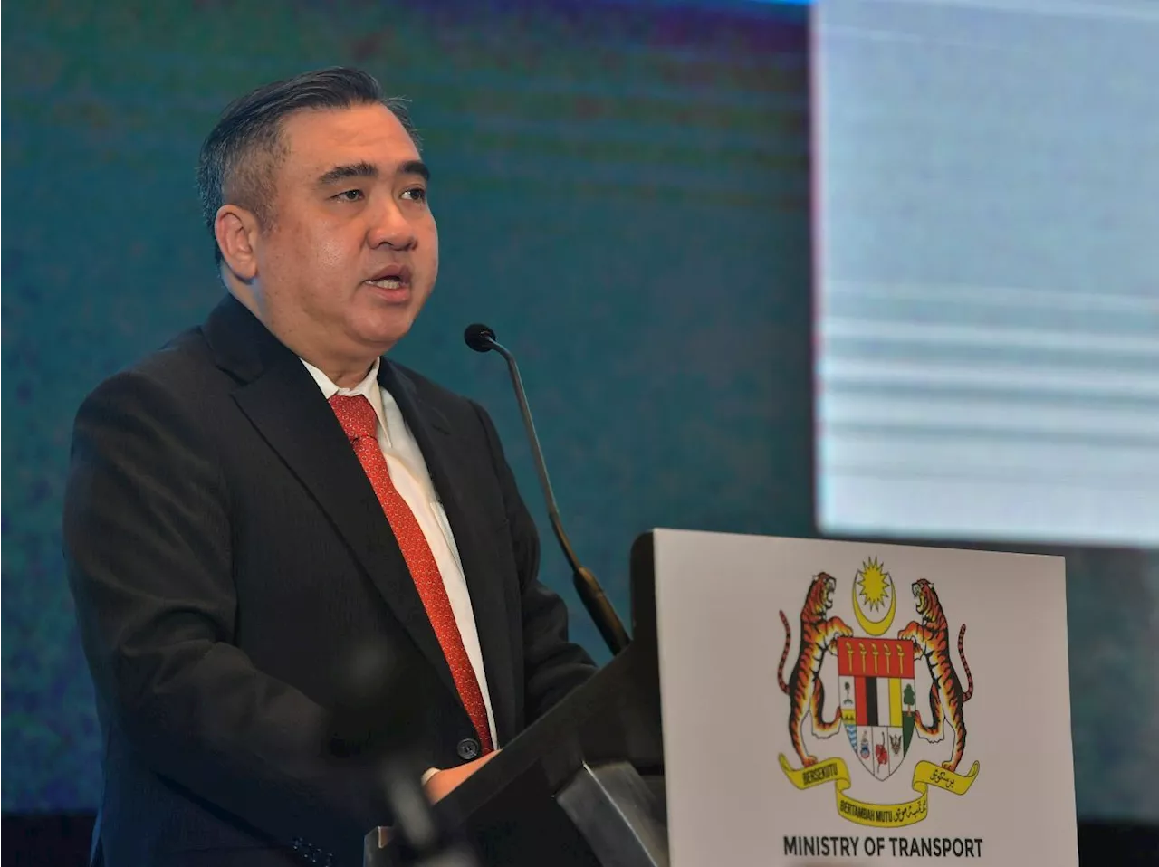 Public bus system upgrade key to sorting out connectivity issues, says Loke