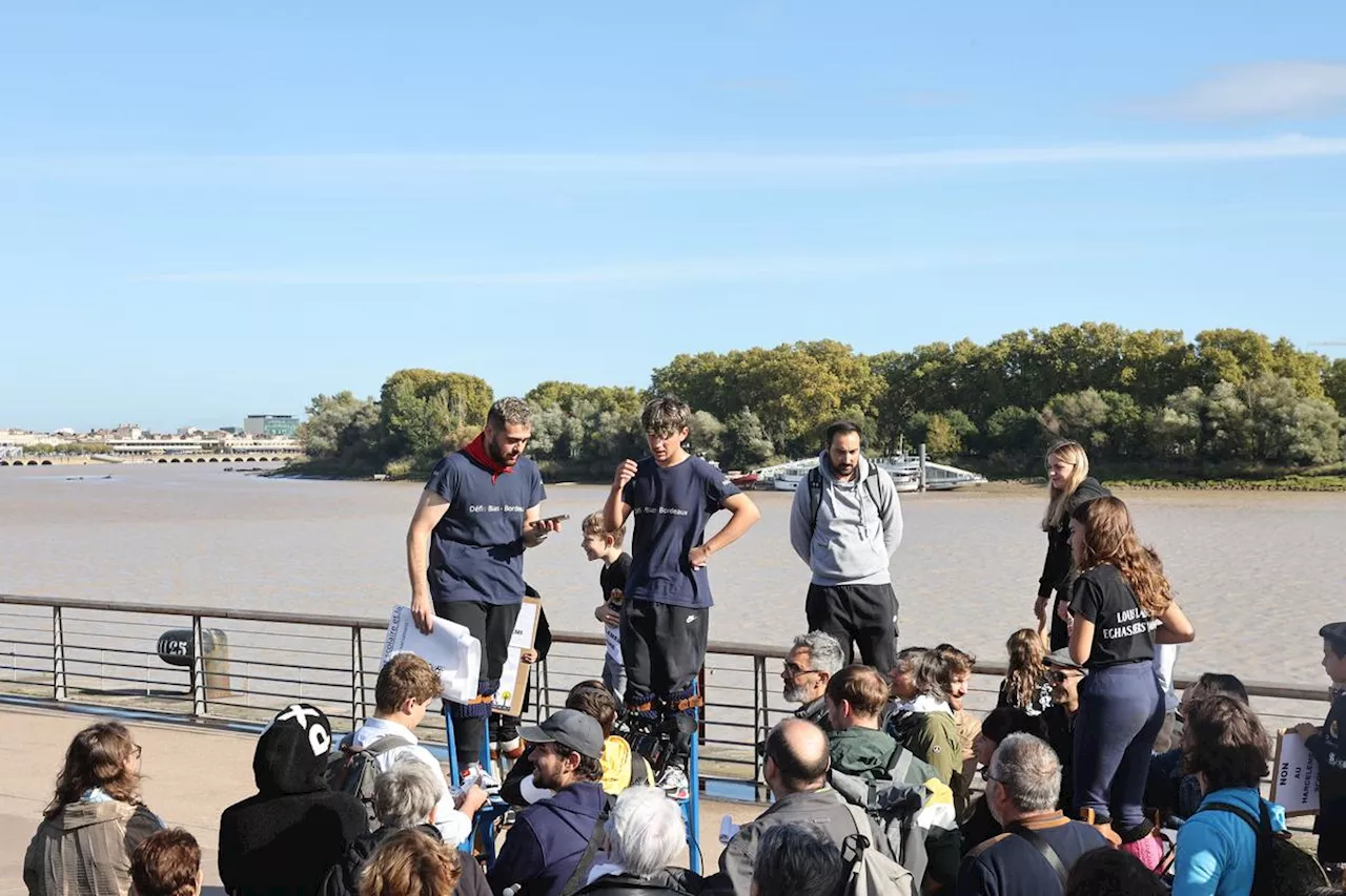 Des Landes à Bordeaux, ils font 120 kilomètres en échasses contre le harcèlement et la grossophobie