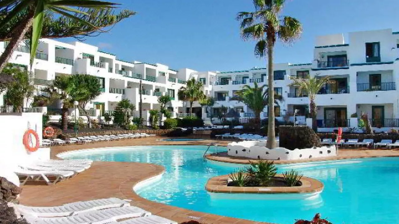 Brit teen, 18, dies after falling from balcony of Lanzarote hotel...