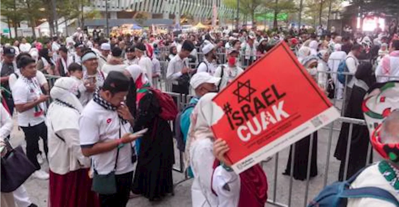 Malaysians flock to Axiata Arena to show solidarity with Palestine