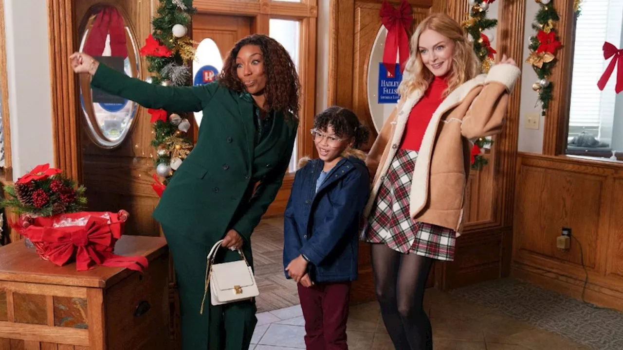 Best Christmas Ever Trailer: Brandy Norwood, Heather Graham Butt Heads