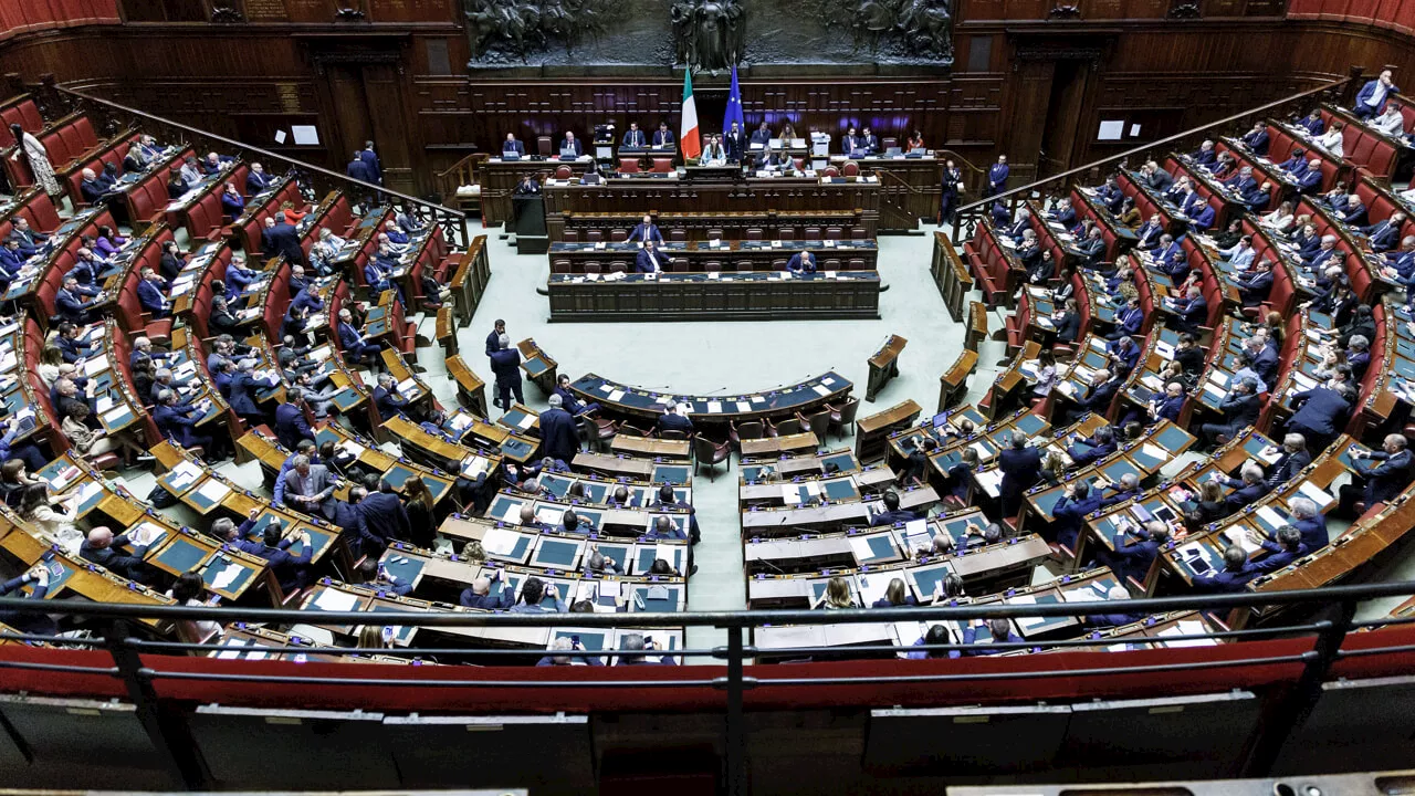 Sulla Manovra le opposizioni stroncano il Governo: "È depressiva e deprimente"