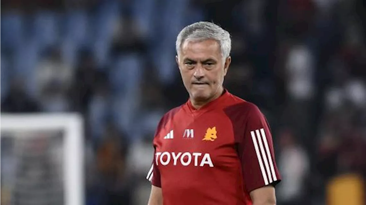 Roma, Mourinho troppo nervoso: dal 2021 a oggi è nettamente l'allenatore più espulso in A