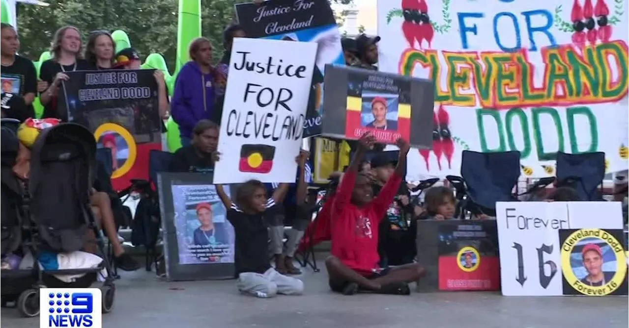 Hundreds attend rally after WA teen's death in custody