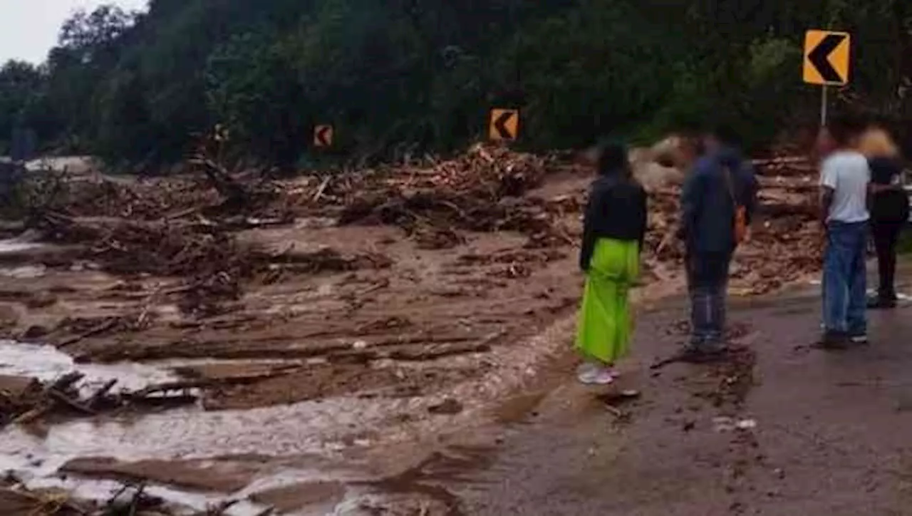 En Guerrero, carreteras dañadas, sin luz y telefonía por paso de Otis