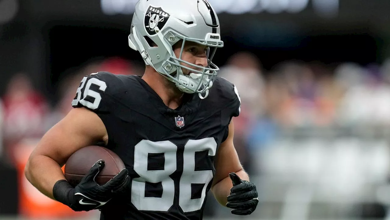 Las Vegas Raiders release former Auburn tight end again