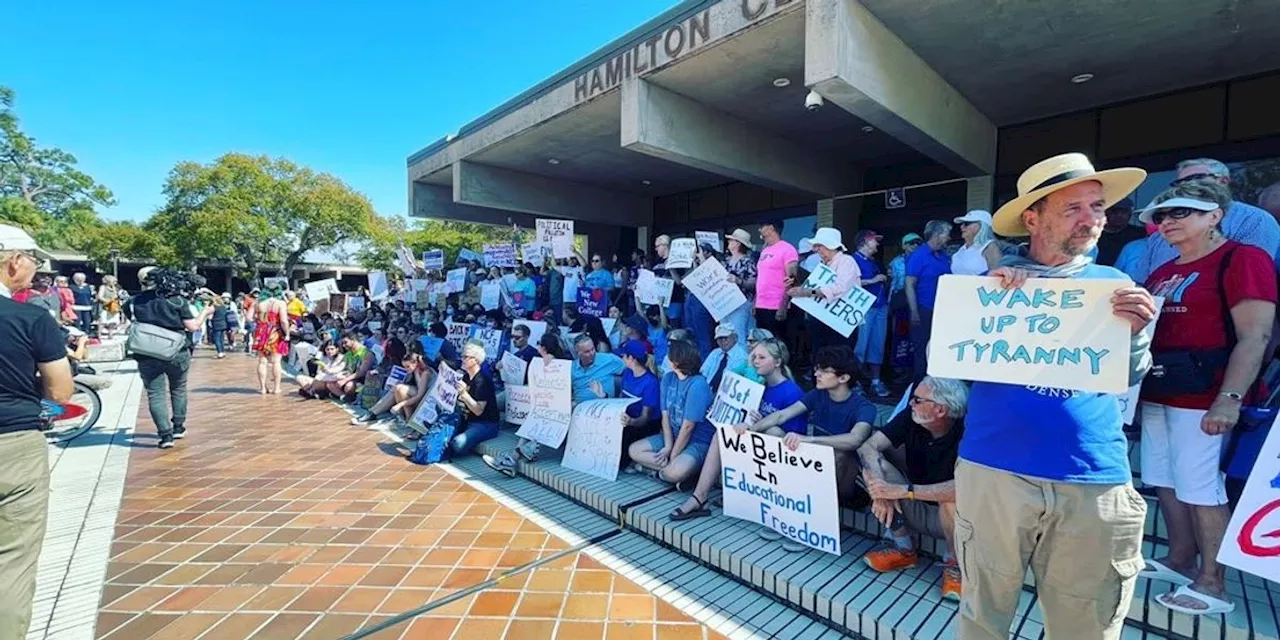 New College of Florida Students and Faculty Protest DeSantis' Right-Wing Assault on Education