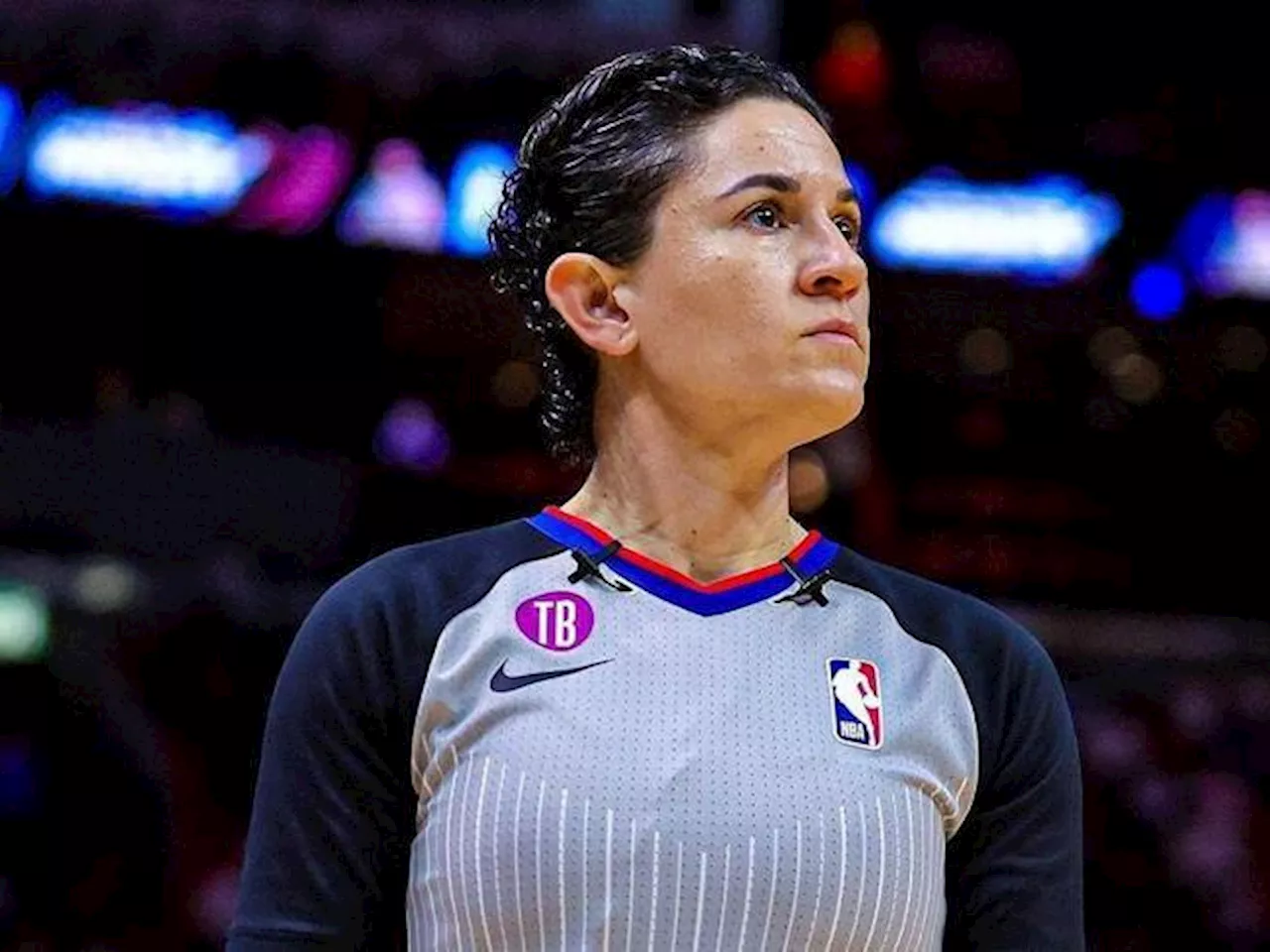 Nba, primo arbitro trans non binario: chi è Che Flores