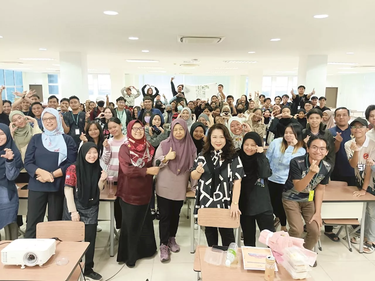 200 attend Korean language programme