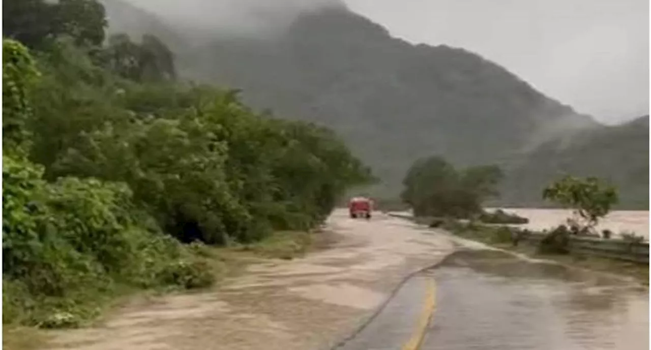 VIDEO: Río Papagayo se desborda en tramo Chilpancingo-Acapulco por efectos del huracán 'Otis'