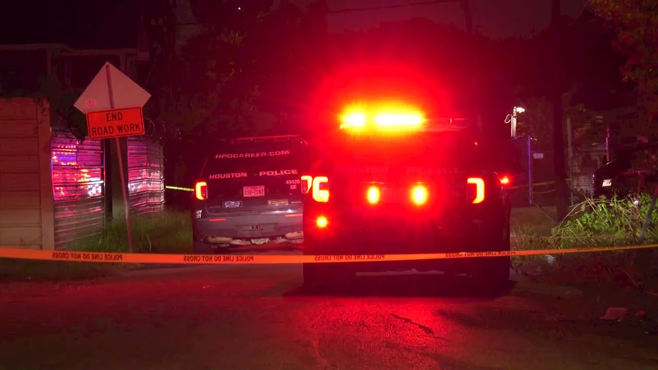 Houston investigation: Man found dead on Hull Street at Cullen Blvd