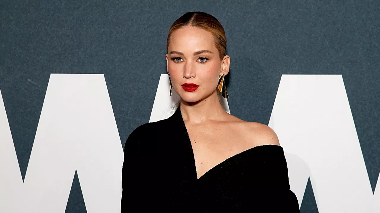 Jennifer Lawrence's Latest Look Sticks to the Classics (Mostly)