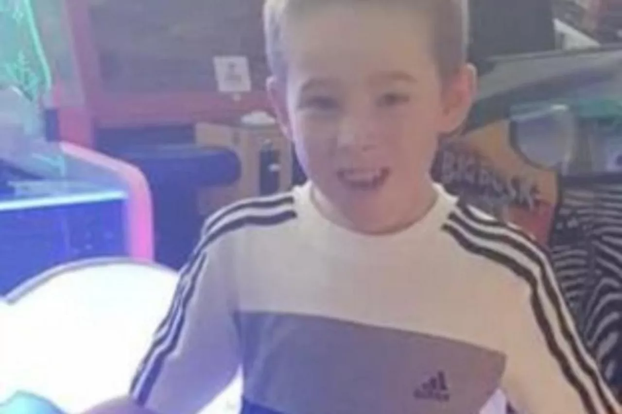 Inquiry into death of Glasgow boy who fell down hole