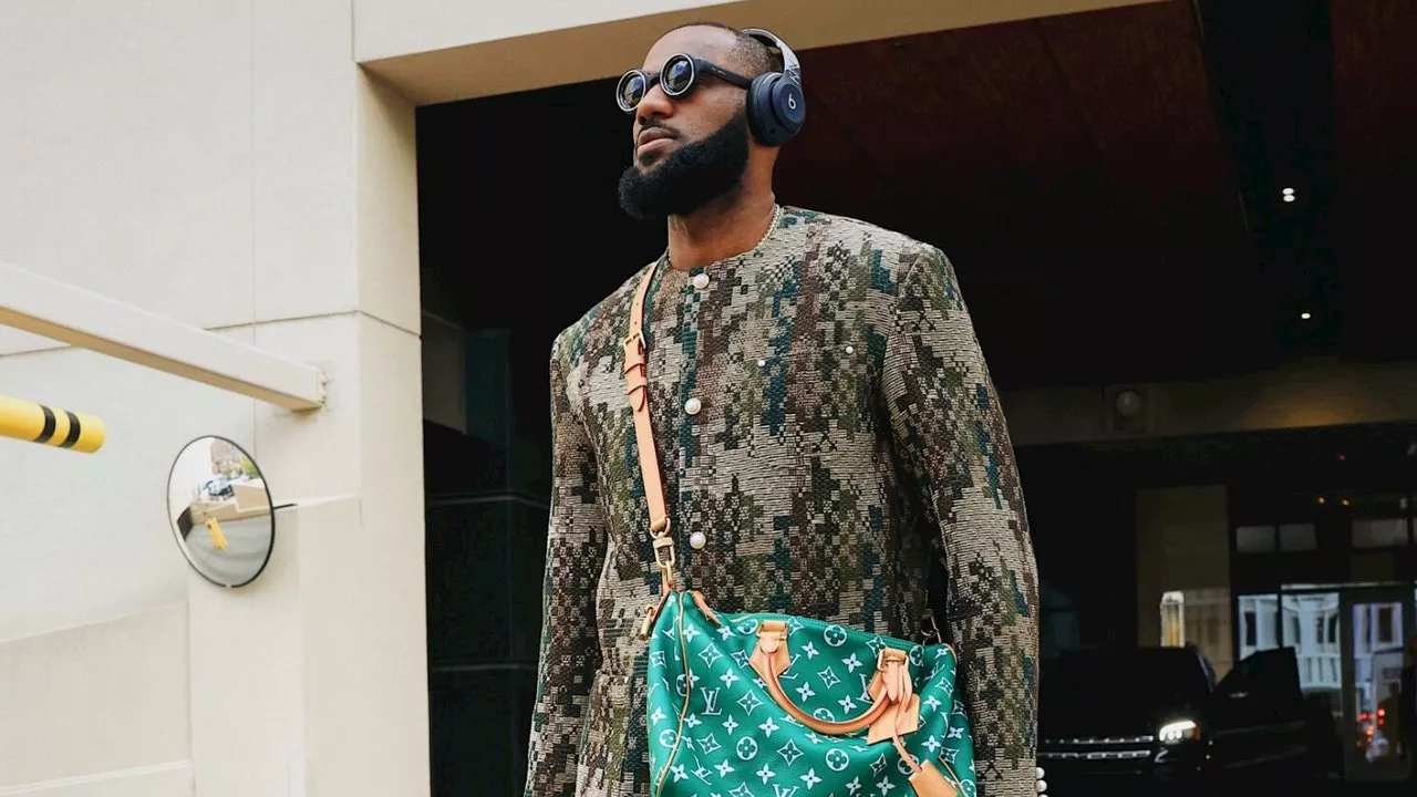 LeBron James a mis la main sur le sac le plus convoité du moment