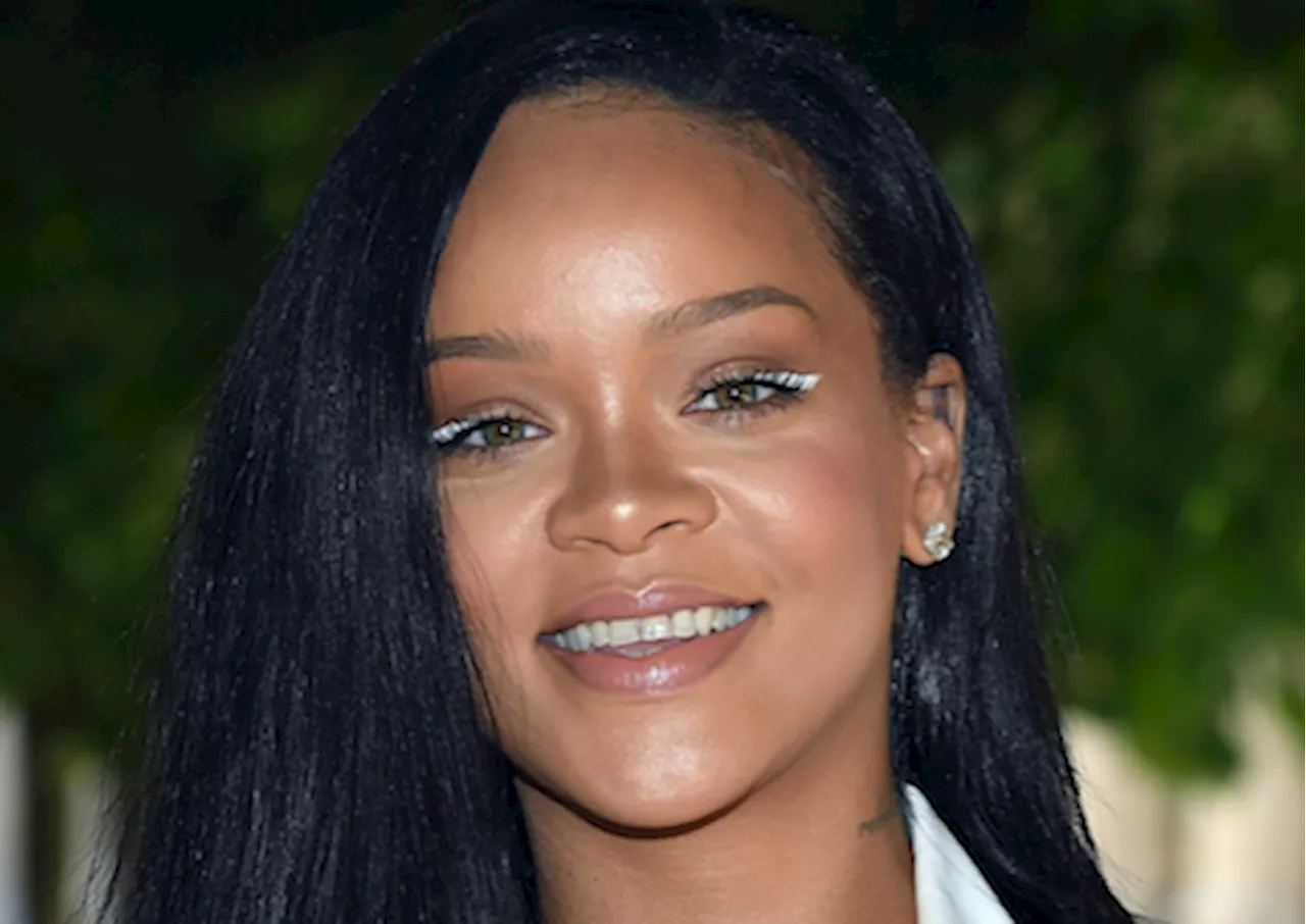 People are very, very worried that Rihanna is bringing back this beauty trend