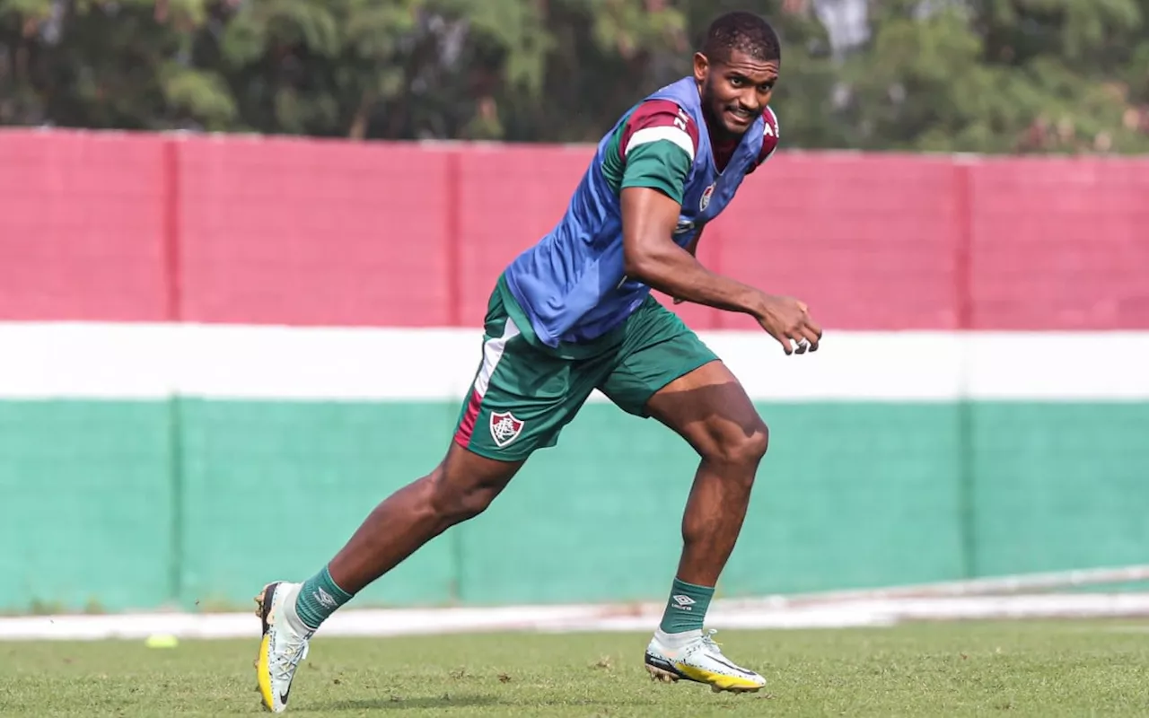 Marlon marca, pede silêncio para torcida do Fluminense, mas se desculpa; posteriormente, gol é anulado