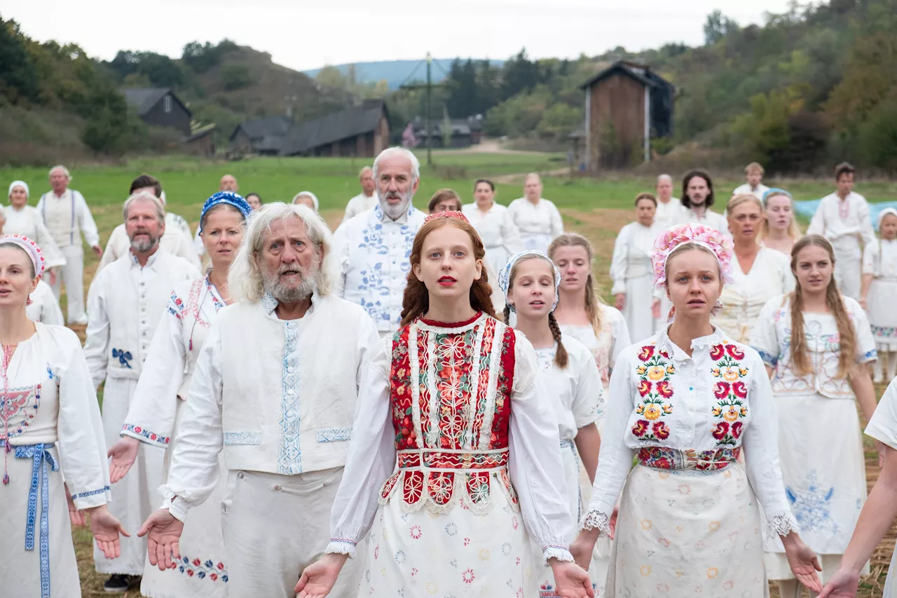 Halloween Kostüm-Idee für Damen: Mit diesem „Midsommar“-Outfit werdet ihr Teil der unheimlichen Sekte