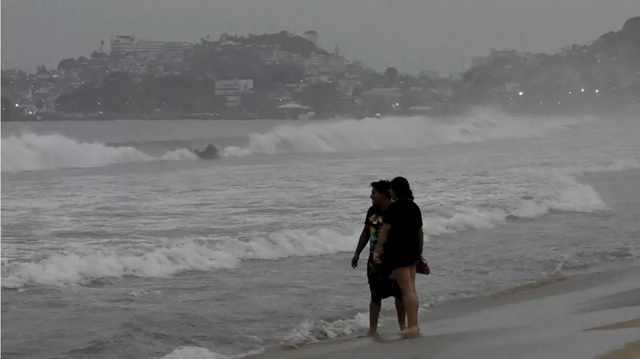 Mexique: l’ouragan Otis faiblit mais a causé d’importants dégâts à Acapulco