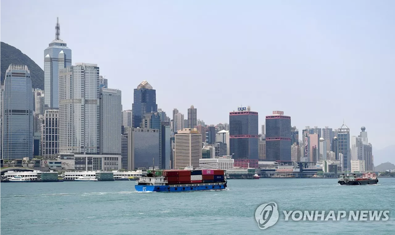 글로벌 기업 너도나도 ‘홍콩탈출’...중국 기업들이 채웠다