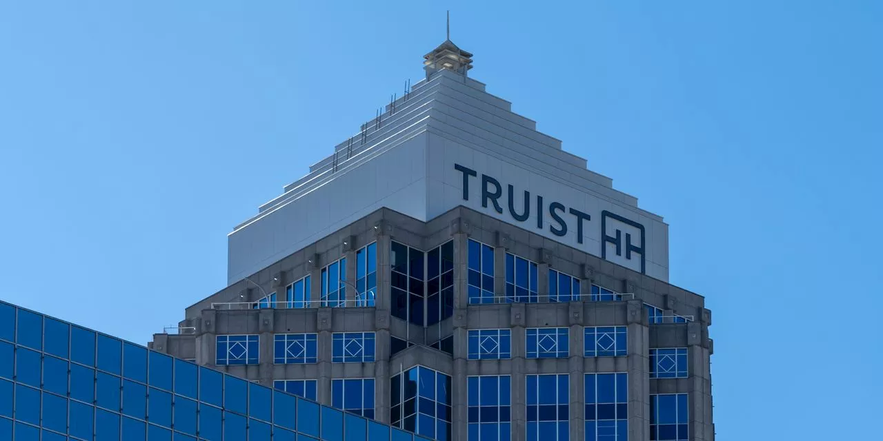 Truist raising $1.75B in bond offering, making it the latest bank to raise capital