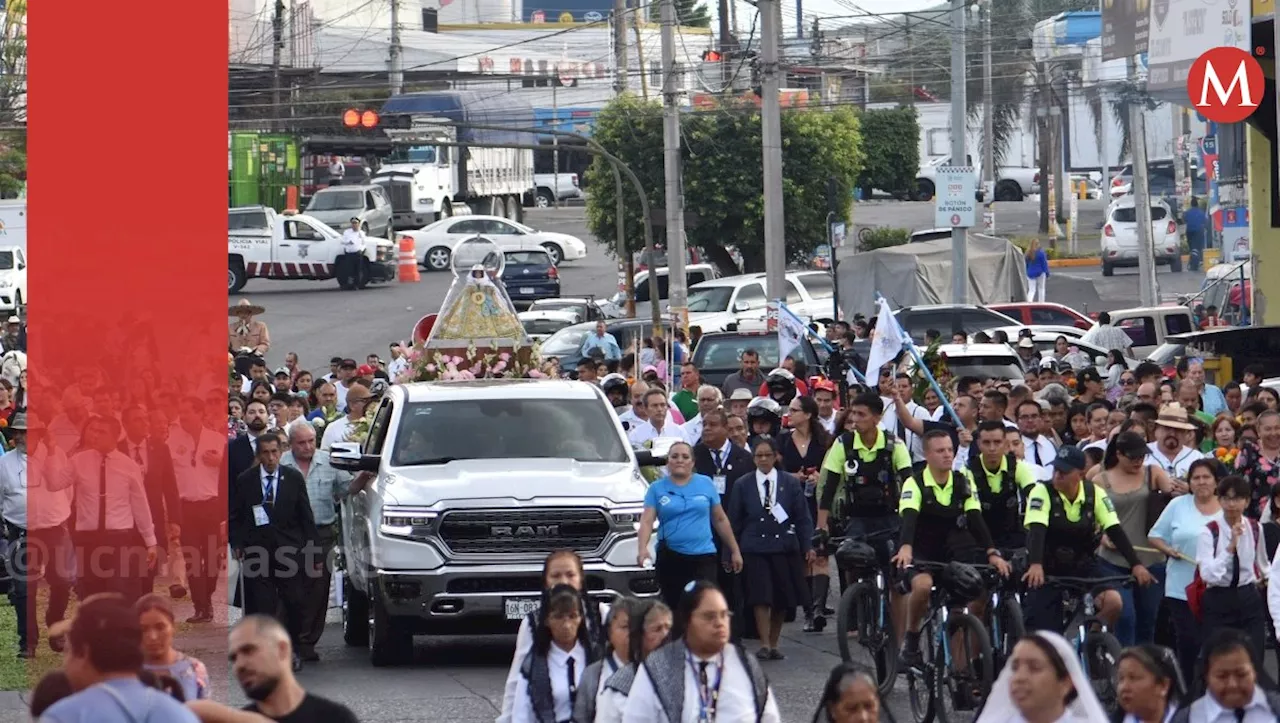 Celebran verbena y visita de la Virgen de Zapopan en Mercado de Abastos de Guadalajara