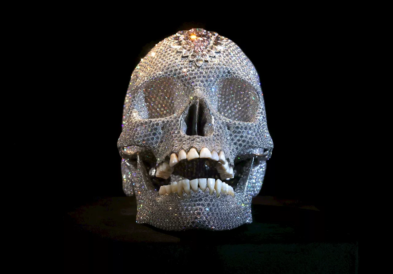 Münchner Hirst-Ausstellung zeigt wieder Diamantschädel