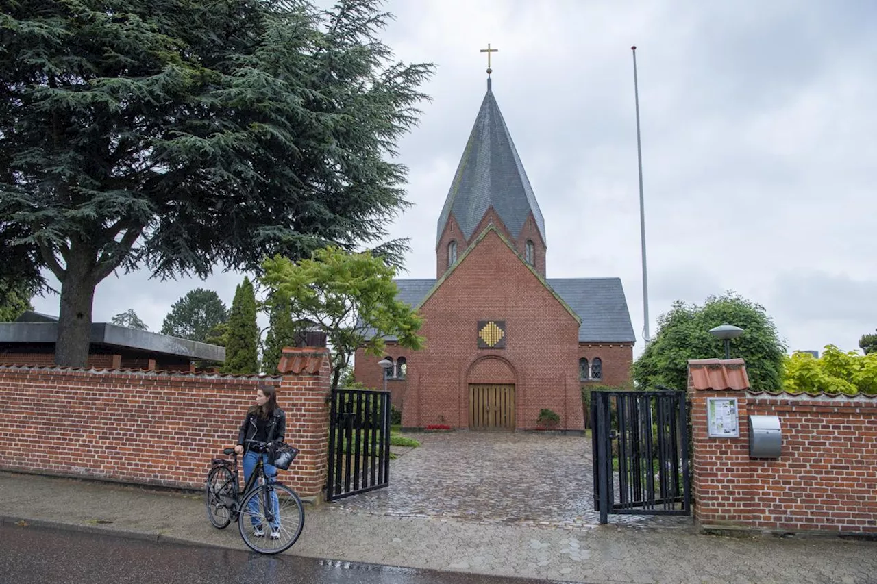 Fyret af kirke: Nu får Majbritt 100.000 kr. i erstatning