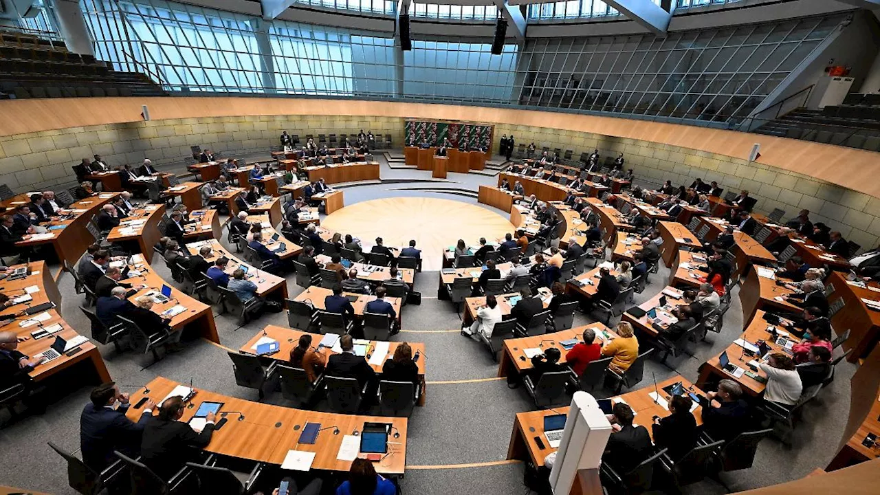 Nordrhein-Westfalen: Groß-Demo für soziale Angebote beschäftigt den Landtag