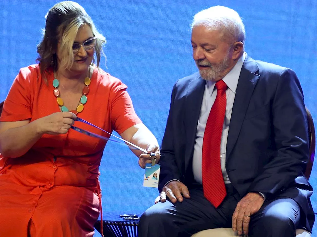 Lula demite Rita Serrano da Caixa