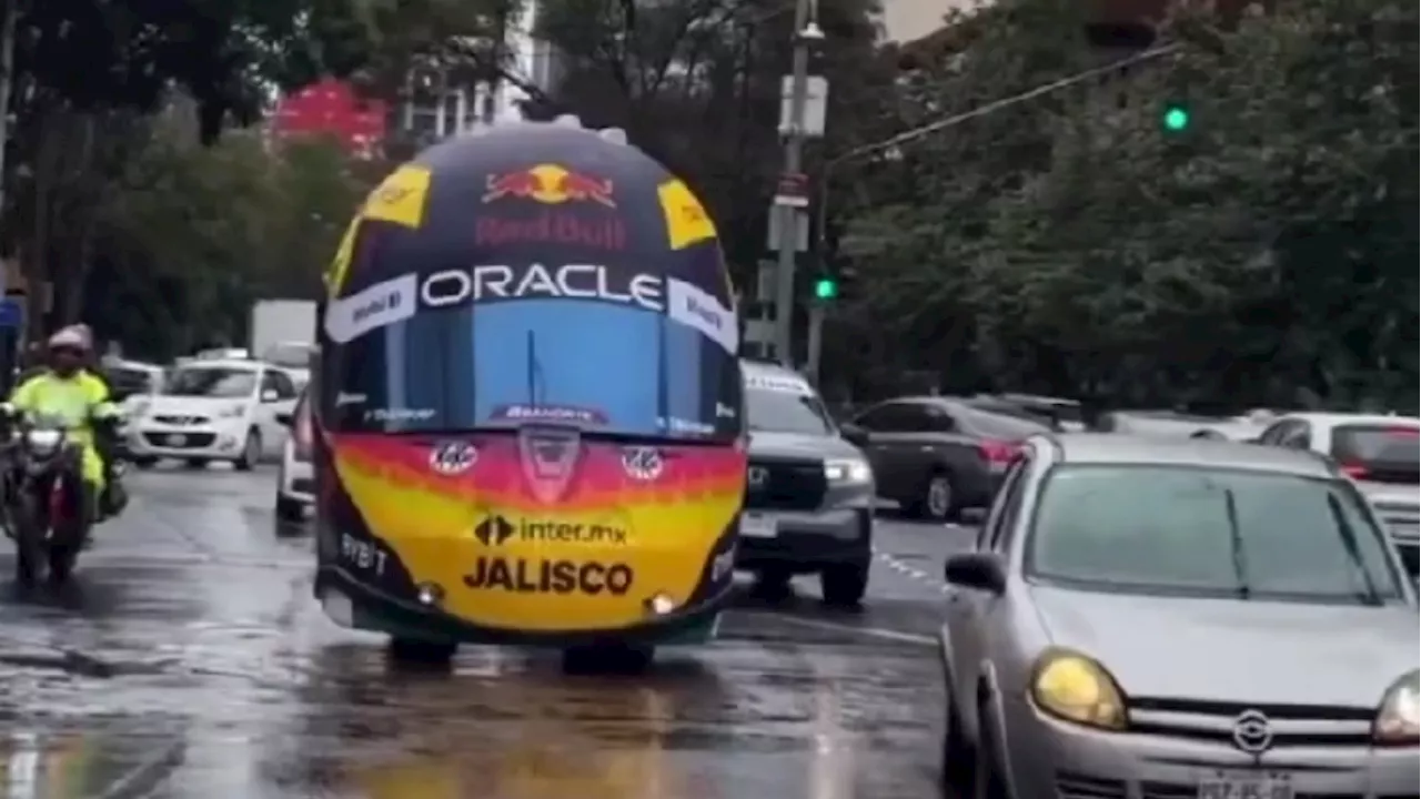 Checomanía: Casco del piloto tapatío recorre las calles de la Ciudad de México